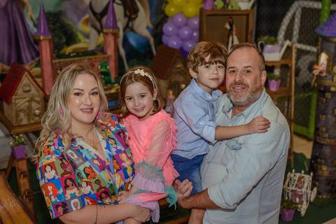 

kikarodrigues, fotografo, eventos, guarulhos, festa, infantil, aniversario, enrolados, rapunzel, buffet, moóca, criança, bebê, star kids, guarulhos, lilás, roxo, família, espontâneas'