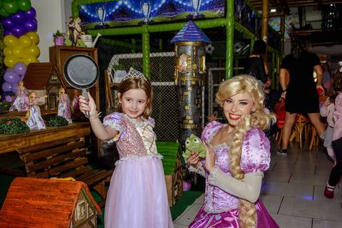 

kikarodrigues, fotografo, eventos, guarulhos, festa, infantil, aniversario, enrolados, rapunzel, buffet, moóca, criança, bebê, star kids, guarulhos, lilás, roxo, família, espontâneas'