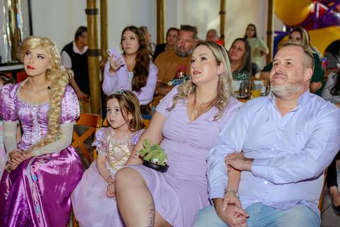 

kikarodrigues, fotografo, eventos, guarulhos, festa, infantil, aniversario, enrolados, rapunzel, buffet, moóca, criança, bebê, star kids, guarulhos, lilás, roxo, família, espontâneas'