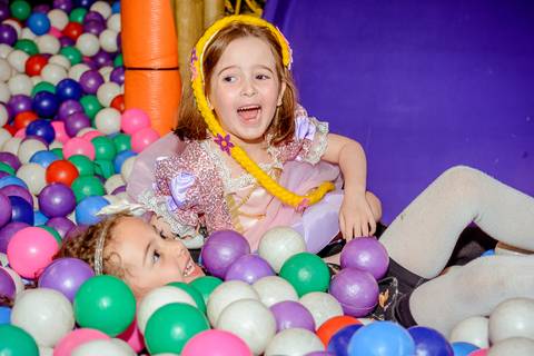 

kikarodrigues, fotografo, eventos, guarulhos, festa, infantil, aniversario, enrolados, rapunzel, buffet, moóca, criança, bebê, star kids, guarulhos, lilás, roxo, família, espontâneas'