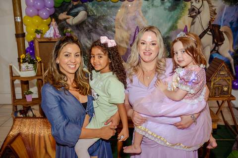 

kikarodrigues, fotografo, eventos, guarulhos, festa, infantil, aniversario, enrolados, rapunzel, buffet, moóca, criança, bebê, star kids, guarulhos, lilás, roxo, família, espontâneas'