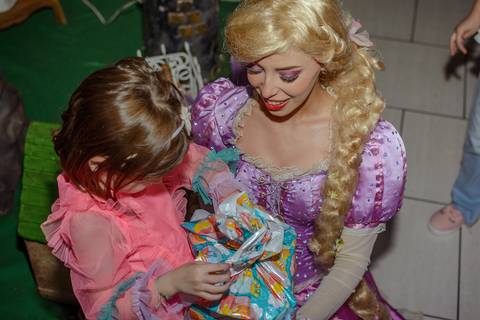 

kikarodrigues, fotografo, eventos, guarulhos, festa, infantil, aniversario, enrolados, rapunzel, buffet, moóca, criança, bebê, star kids, guarulhos, lilás, roxo, família, espontâneas'