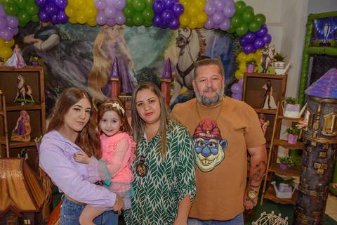 

kikarodrigues, fotografo, eventos, guarulhos, festa, infantil, aniversario, enrolados, rapunzel, buffet, moóca, criança, bebê, star kids, guarulhos, lilás, roxo, família, espontâneas'