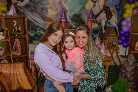 

kikarodrigues, fotografo, eventos, guarulhos, festa, infantil, aniversario, enrolados, rapunzel, buffet, moóca, criança, bebê, star kids, guarulhos, lilás, roxo, família, espontâneas'