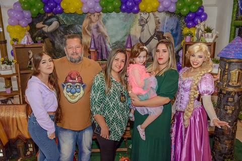

kikarodrigues, fotografo, eventos, guarulhos, festa, infantil, aniversario, enrolados, rapunzel, buffet, moóca, criança, bebê, star kids, guarulhos, lilás, roxo, família, espontâneas'