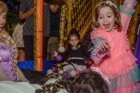 

kikarodrigues, fotografo, eventos, guarulhos, festa, infantil, aniversario, enrolados, rapunzel, buffet, moóca, criança, bebê, star kids, guarulhos, lilás, roxo, família, espontâneas'