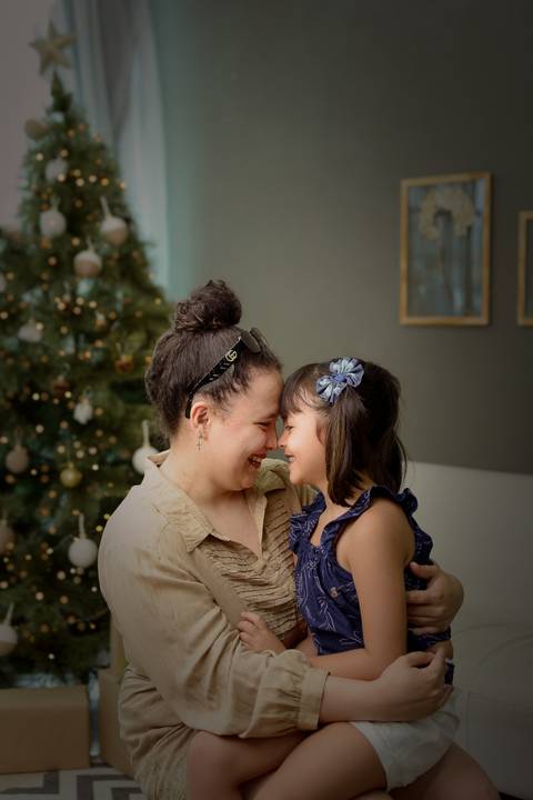 kikarodrigues, guarulhos, ensaio de natal, estudio, marrom, classico, boho, luxo, elegante, preto, branco, mulher, família, bebê, criança, papai noel, presente'