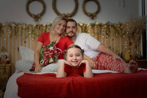 kikarodrigues, guarulhos, ensaio de natal, estudio, marrom, classico, boho, luxo, elegante, preto, branco, mulher, família, bebê, criança, papai noel, presente'