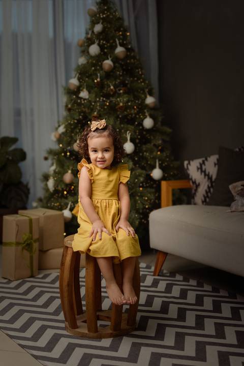 kikarodrigues, guarulhos, ensaio de natal, estudio, marrom, classico, boho, luxo, elegante, preto, branco, mulher, família, bebê, criança, papai noel, presente'