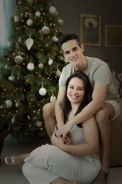 kikarodrigues, guarulhos, ensaio de natal, estudio, marrom, classico, boho, luxo, elegante, preto, branco, mulher, família, bebê, criança, papai noel, presente'