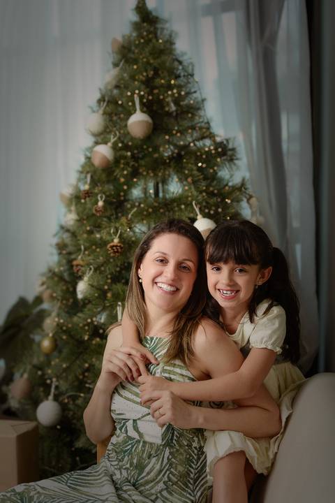 kikarodrigues, guarulhos, ensaio de natal, estudio, marrom, classico, boho, luxo, elegante, preto, branco, mulher, família, bebê, criança, papai noel, presente'