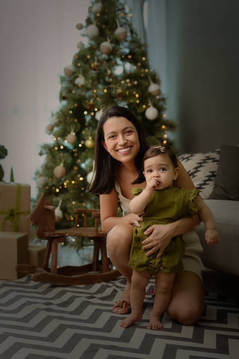 kikarodrigues, guarulhos, ensaio de natal, estudio, marrom, classico, boho, luxo, elegante, preto, branco, mulher, família, bebê, criança, papai noel, presente'