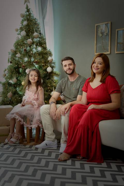 kikarodrigues, guarulhos, ensaio de natal, estudio, marrom, classico, boho, luxo, elegante, preto, branco, mulher, família, bebê, criança, papai noel, presente'