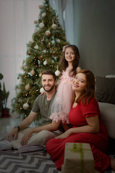 kikarodrigues, guarulhos, ensaio de natal, estudio, marrom, classico, boho, luxo, elegante, preto, branco, mulher, família, bebê, criança, papai noel, presente'