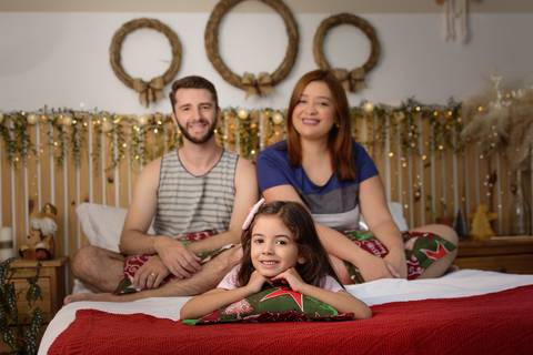 kikarodrigues, guarulhos, ensaio de natal, estudio, marrom, classico, boho, luxo, elegante, preto, branco, mulher, família, bebê, criança, papai noel, presente'