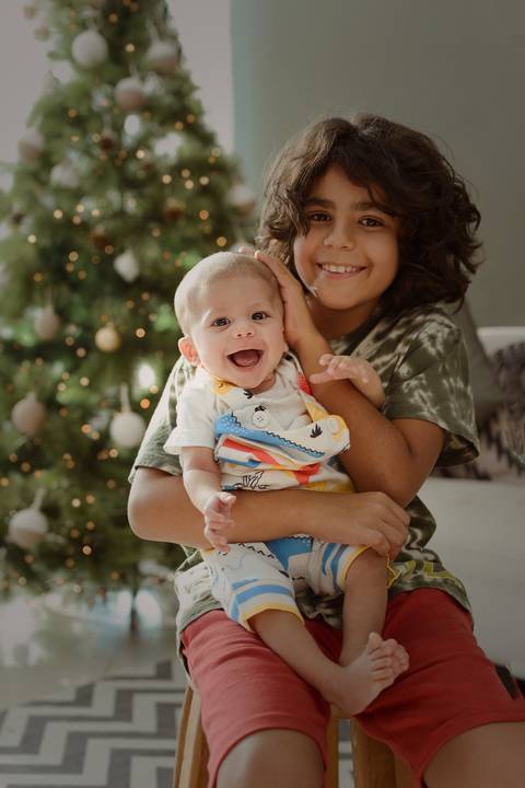 kikarodrigues, guarulhos, ensaio de natal, estudio, marrom, classico, boho, luxo, elegante, preto, branco, mulher, família, bebê, criança, papai noel, presente'