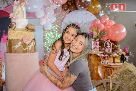 

kikarodrigues, fotografo, eventos, guarulhos, festa, infantil, aniversario, ana castela, buffet, criança, bebê, guarulhos, rosa, marrom, dourado, boiadeira, família, espontâneas, documental, alegria'