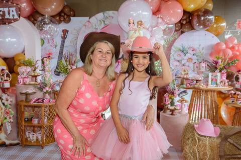 

kikarodrigues, fotografo, eventos, guarulhos, festa, infantil, aniversario, ana castela, buffet, criança, bebê, guarulhos, rosa, marrom, dourado, boiadeira, família, espontâneas, documental, alegria'
