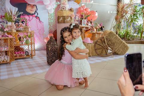 

kikarodrigues, fotografo, eventos, guarulhos, festa, infantil, aniversario, ana castela, buffet, criança, bebê, guarulhos, rosa, marrom, dourado, boiadeira, família, espontâneas, documental, alegria'