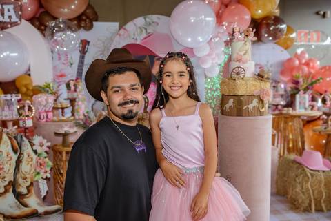 

kikarodrigues, fotografo, eventos, guarulhos, festa, infantil, aniversario, ana castela, buffet, criança, bebê, guarulhos, rosa, marrom, dourado, boiadeira, família, espontâneas, documental, alegria'