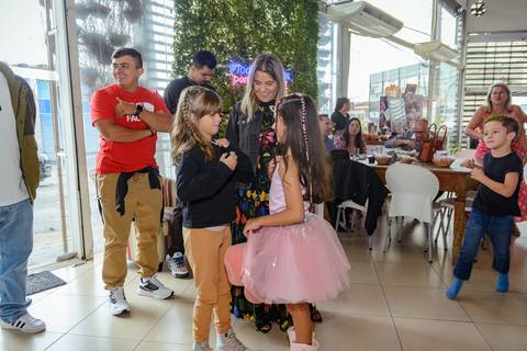 

kikarodrigues, fotografo, eventos, guarulhos, festa, infantil, aniversario, ana castela, buffet, criança, bebê, guarulhos, rosa, marrom, dourado, boiadeira, família, espontâneas, documental, alegria'