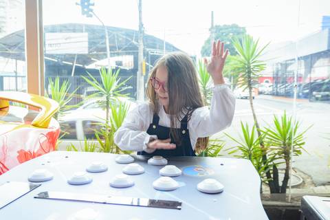 

kikarodrigues, fotografo, eventos, guarulhos, festa, infantil, aniversario, ana castela, buffet, criança, bebê, guarulhos, rosa, marrom, dourado, boiadeira, família, espontâneas, documental, alegria'