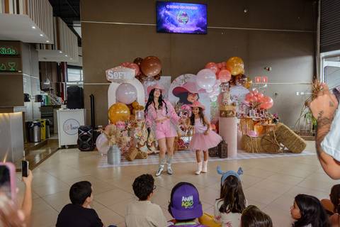 

kikarodrigues, fotografo, eventos, guarulhos, festa, infantil, aniversario, ana castela, buffet, criança, bebê, guarulhos, rosa, marrom, dourado, boiadeira, família, espontâneas, documental, alegria'