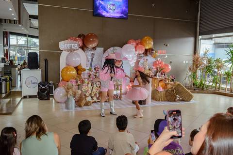 

kikarodrigues, fotografo, eventos, guarulhos, festa, infantil, aniversario, ana castela, buffet, criança, bebê, guarulhos, rosa, marrom, dourado, boiadeira, família, espontâneas, documental, alegria'