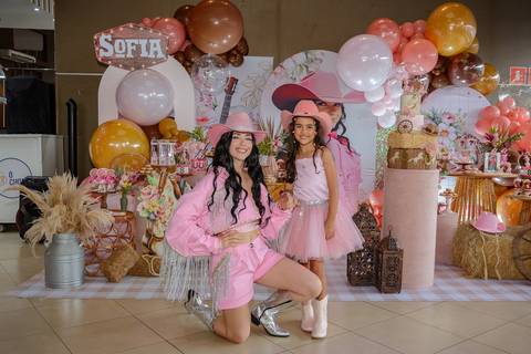 

kikarodrigues, fotografo, eventos, guarulhos, festa, infantil, aniversario, ana castela, buffet, criança, bebê, guarulhos, rosa, marrom, dourado, boiadeira, família, espontâneas, documental, alegria'