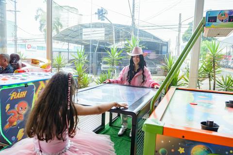 

kikarodrigues, fotografo, eventos, guarulhos, festa, infantil, aniversario, ana castela, buffet, criança, bebê, guarulhos, rosa, marrom, dourado, boiadeira, família, espontâneas, documental, alegria'