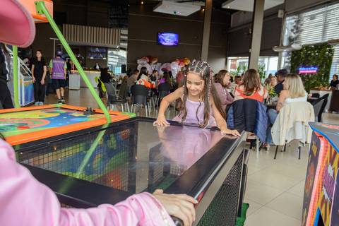 

kikarodrigues, fotografo, eventos, guarulhos, festa, infantil, aniversario, ana castela, buffet, criança, bebê, guarulhos, rosa, marrom, dourado, boiadeira, família, espontâneas, documental, alegria'
