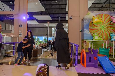 

kikarodrigues, fotografo, eventos, guarulhos, festa, infantil, aniversario, ana castela, buffet, criança, bebê, guarulhos, rosa, marrom, dourado, boiadeira, família, espontâneas, documental, alegria'