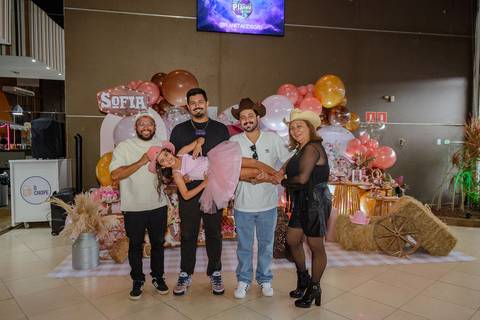 

kikarodrigues, fotografo, eventos, guarulhos, festa, infantil, aniversario, ana castela, buffet, criança, bebê, guarulhos, rosa, marrom, dourado, boiadeira, família, espontâneas, documental, alegria'