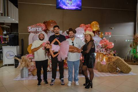 

kikarodrigues, fotografo, eventos, guarulhos, festa, infantil, aniversario, ana castela, buffet, criança, bebê, guarulhos, rosa, marrom, dourado, boiadeira, família, espontâneas, documental, alegria'