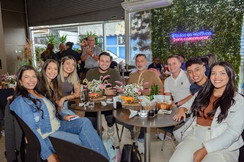 

kikarodrigues, fotografo, eventos, guarulhos, festa, infantil, aniversario, ana castela, buffet, criança, bebê, guarulhos, rosa, marrom, dourado, boiadeira, família, espontâneas, documental, alegria'