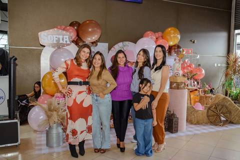 

kikarodrigues, fotografo, eventos, guarulhos, festa, infantil, aniversario, ana castela, buffet, criança, bebê, guarulhos, rosa, marrom, dourado, boiadeira, família, espontâneas, documental, alegria'
