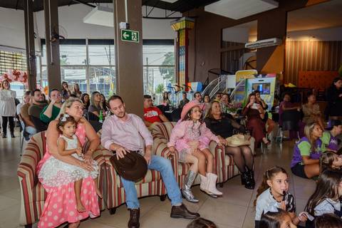 

kikarodrigues, fotografo, eventos, guarulhos, festa, infantil, aniversario, ana castela, buffet, criança, bebê, guarulhos, rosa, marrom, dourado, boiadeira, família, espontâneas, documental, alegria'