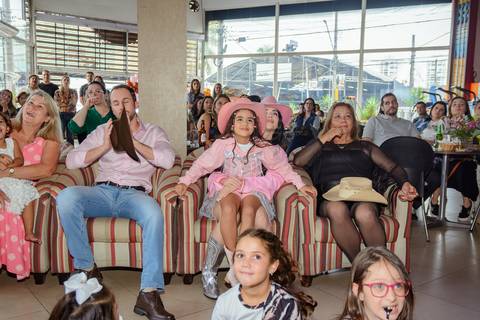 

kikarodrigues, fotografo, eventos, guarulhos, festa, infantil, aniversario, ana castela, buffet, criança, bebê, guarulhos, rosa, marrom, dourado, boiadeira, família, espontâneas, documental, alegria'