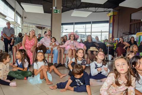 

kikarodrigues, fotografo, eventos, guarulhos, festa, infantil, aniversario, ana castela, buffet, criança, bebê, guarulhos, rosa, marrom, dourado, boiadeira, família, espontâneas, documental, alegria'