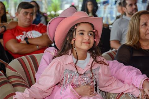 

kikarodrigues, fotografo, eventos, guarulhos, festa, infantil, aniversario, ana castela, buffet, criança, bebê, guarulhos, rosa, marrom, dourado, boiadeira, família, espontâneas, documental, alegria'