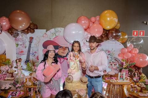 

kikarodrigues, fotografo, eventos, guarulhos, festa, infantil, aniversario, ana castela, buffet, criança, bebê, guarulhos, rosa, marrom, dourado, boiadeira, família, espontâneas, documental, alegria'