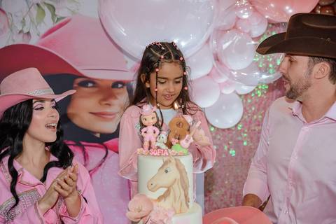 

kikarodrigues, fotografo, eventos, guarulhos, festa, infantil, aniversario, ana castela, buffet, criança, bebê, guarulhos, rosa, marrom, dourado, boiadeira, família, espontâneas, documental, alegria'