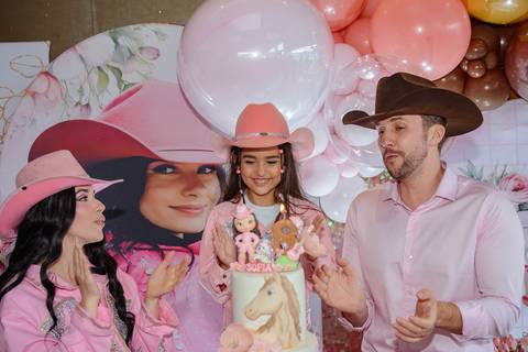 

kikarodrigues, fotografo, eventos, guarulhos, festa, infantil, aniversario, ana castela, buffet, criança, bebê, guarulhos, rosa, marrom, dourado, boiadeira, família, espontâneas, documental, alegria'