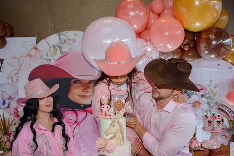 

kikarodrigues, fotografo, eventos, guarulhos, festa, infantil, aniversario, ana castela, buffet, criança, bebê, guarulhos, rosa, marrom, dourado, boiadeira, família, espontâneas, documental, alegria'