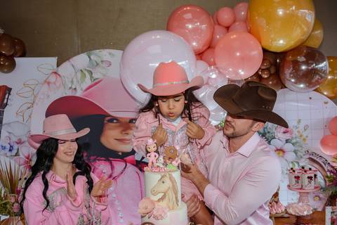 

kikarodrigues, fotografo, eventos, guarulhos, festa, infantil, aniversario, ana castela, buffet, criança, bebê, guarulhos, rosa, marrom, dourado, boiadeira, família, espontâneas, documental, alegria'