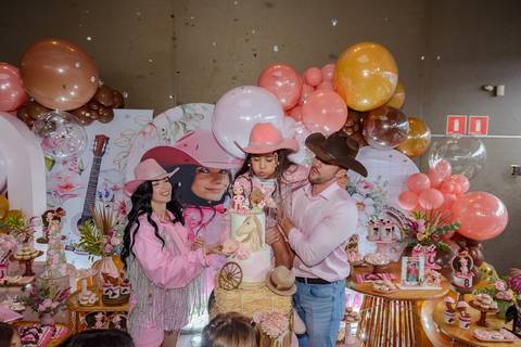 

kikarodrigues, fotografo, eventos, guarulhos, festa, infantil, aniversario, ana castela, buffet, criança, bebê, guarulhos, rosa, marrom, dourado, boiadeira, família, espontâneas, documental, alegria'