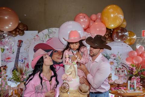 

kikarodrigues, fotografo, eventos, guarulhos, festa, infantil, aniversario, ana castela, buffet, criança, bebê, guarulhos, rosa, marrom, dourado, boiadeira, família, espontâneas, documental, alegria'