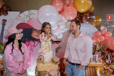 

kikarodrigues, fotografo, eventos, guarulhos, festa, infantil, aniversario, ana castela, buffet, criança, bebê, guarulhos, rosa, marrom, dourado, boiadeira, família, espontâneas, documental, alegria'