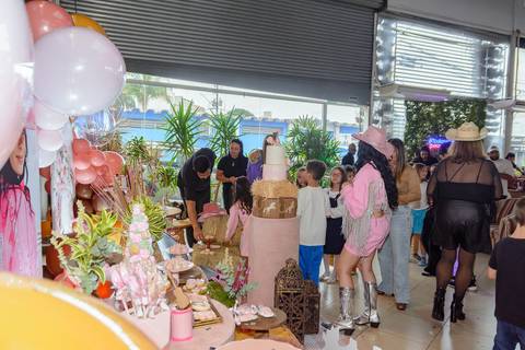 

kikarodrigues, fotografo, eventos, guarulhos, festa, infantil, aniversario, ana castela, buffet, criança, bebê, guarulhos, rosa, marrom, dourado, boiadeira, família, espontâneas, documental, alegria'