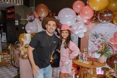 

kikarodrigues, fotografo, eventos, guarulhos, festa, infantil, aniversario, ana castela, buffet, criança, bebê, guarulhos, rosa, marrom, dourado, boiadeira, família, espontâneas, documental, alegria'